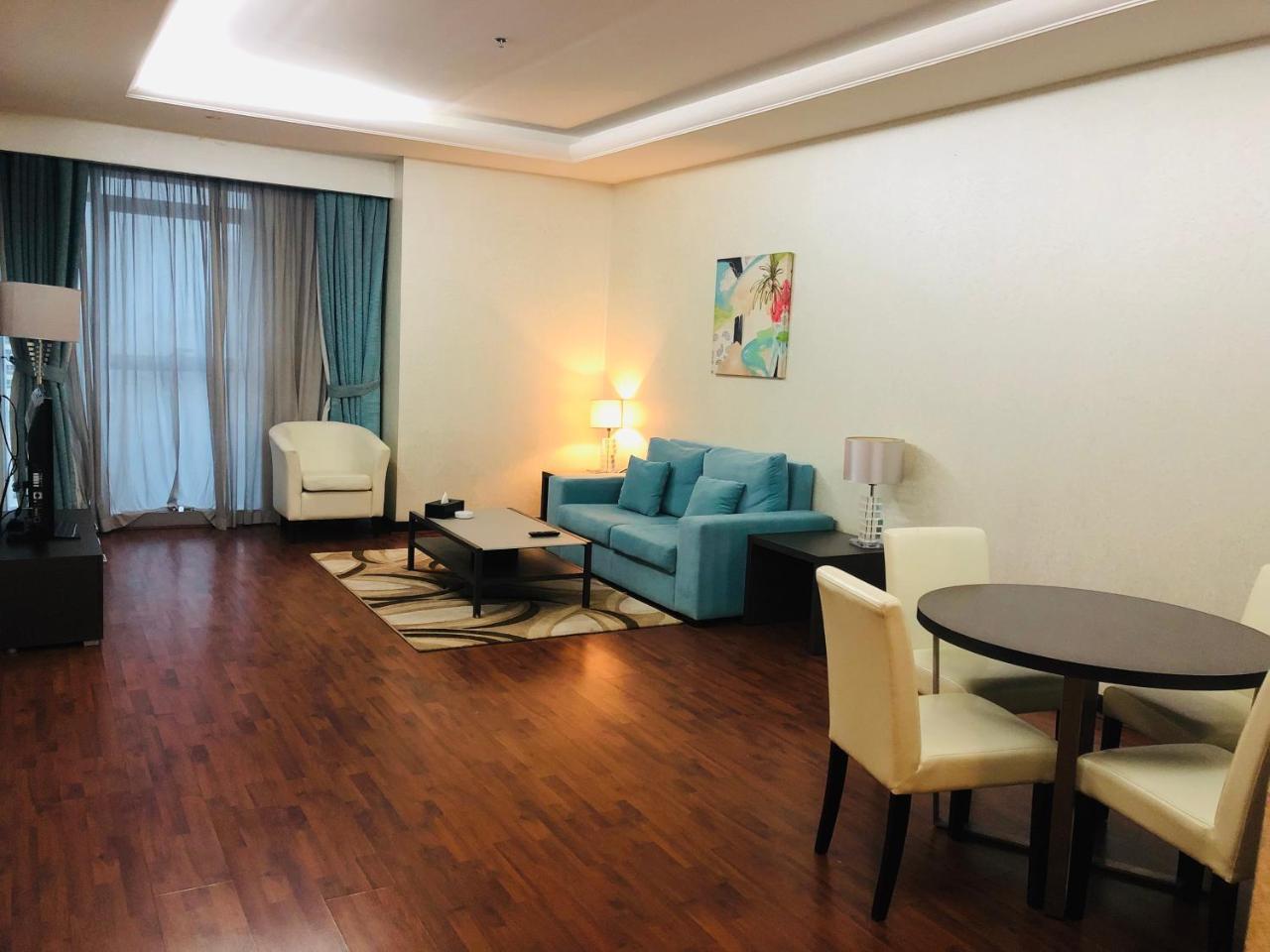 Hotel Gokulam Park Doha Exterior foto